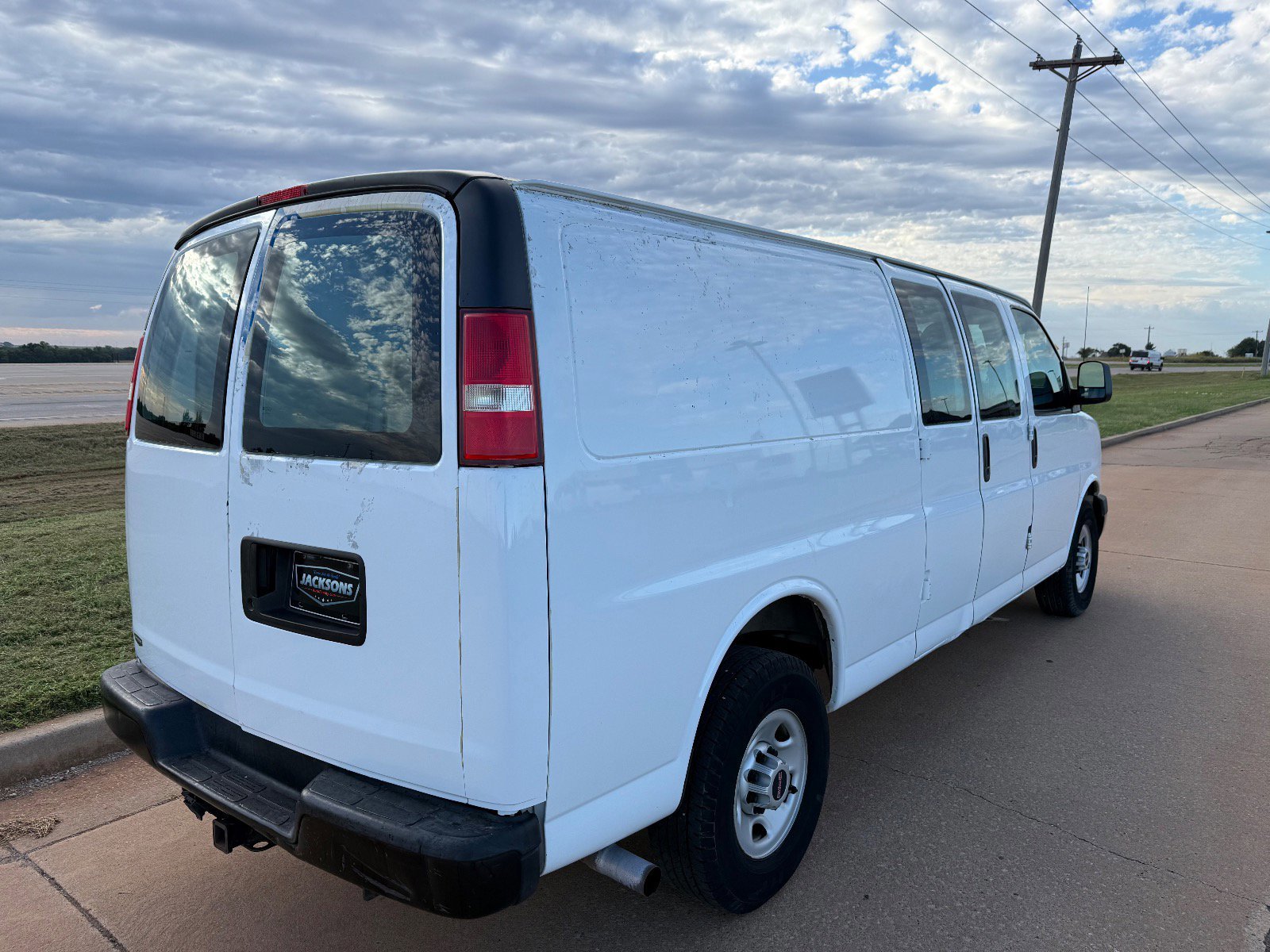 Used 2016 GMC Savana 2500 image 3