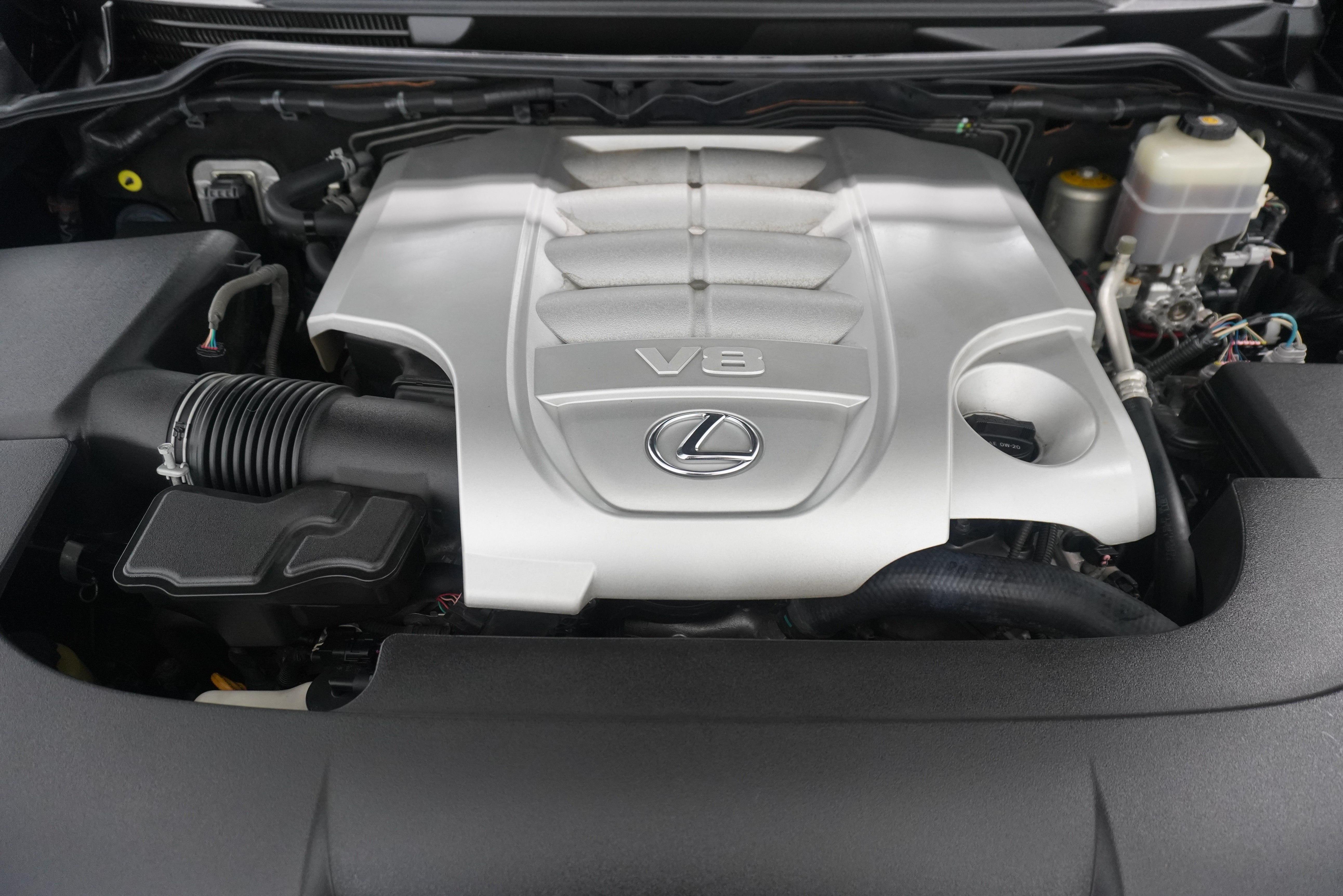 Used 2018 Lexus LX 570 4WD w/ Luxury Package image 34