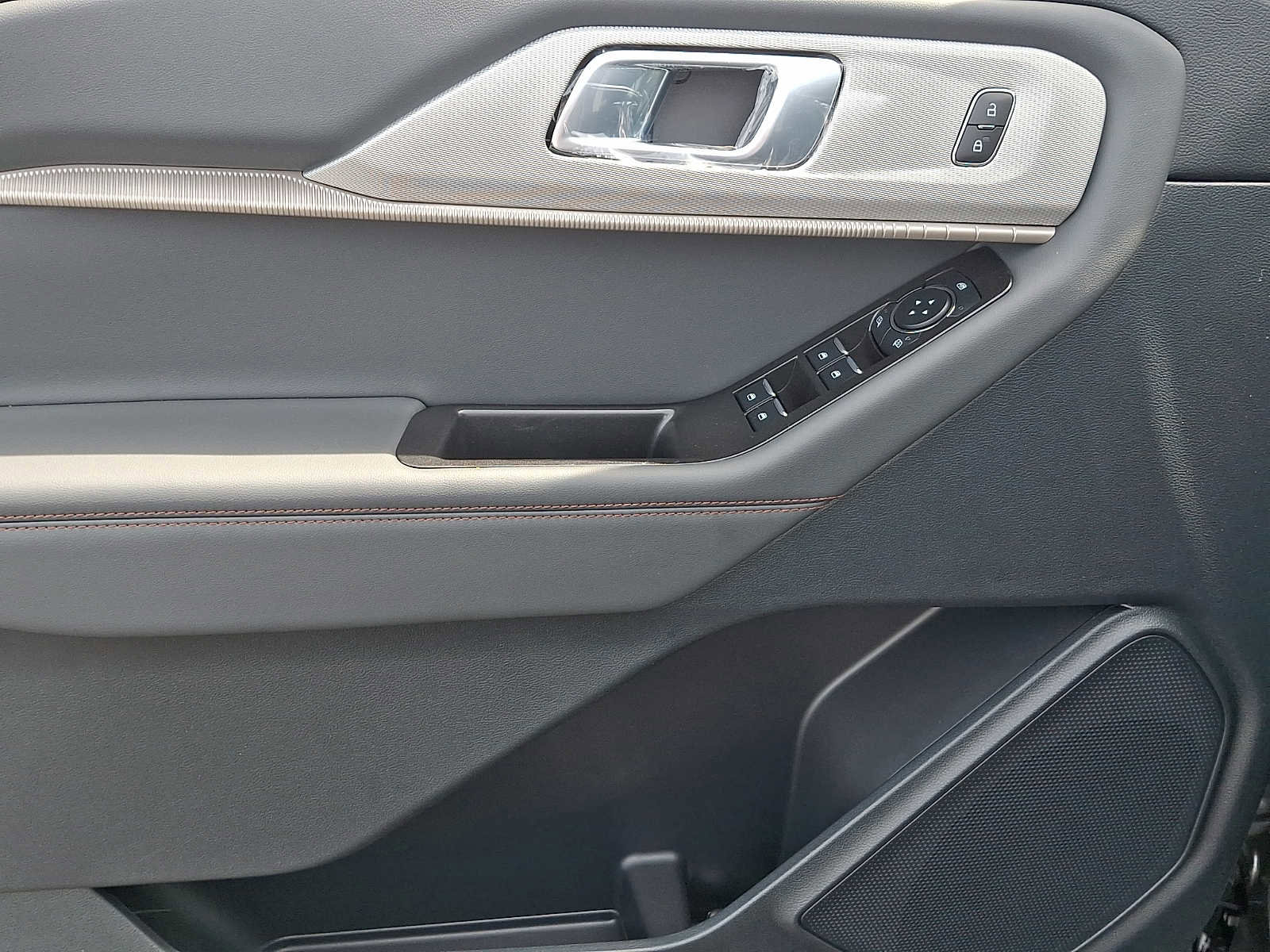 New 2026 Ford Explorer Active AWD/4WD image 11