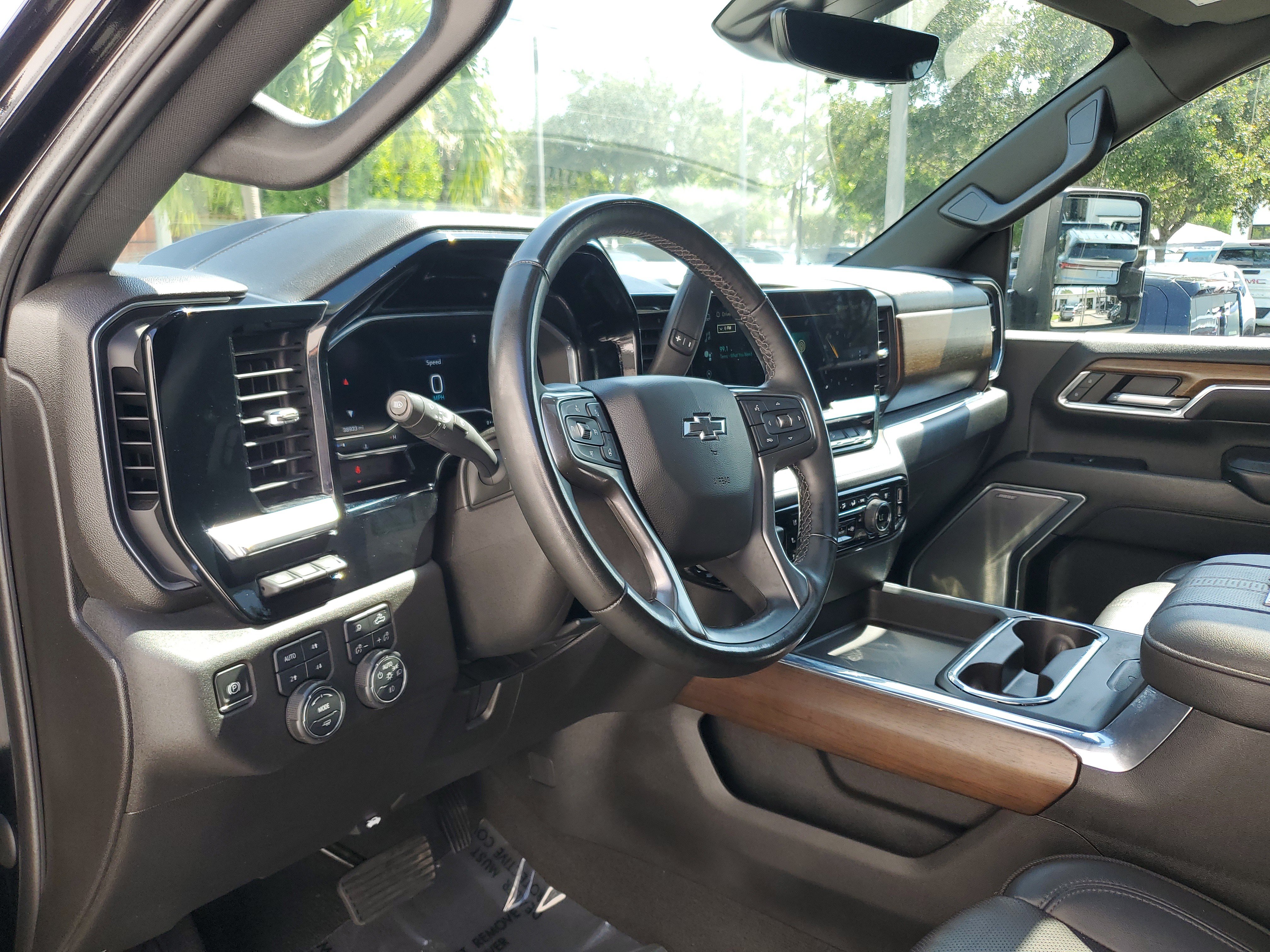 Certified 2024 Chevrolet Silverado 2500 High Country w/ High Country Premium Package AWD/4WD image 22