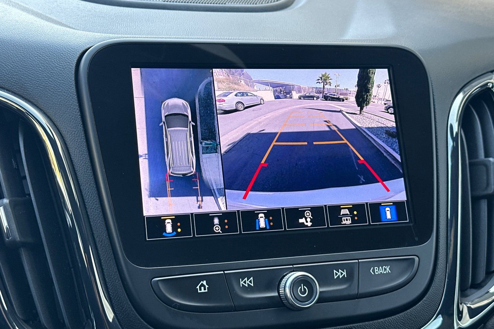 Used 2022 Chevrolet Equinox RS w/ RS Leather Package image 20