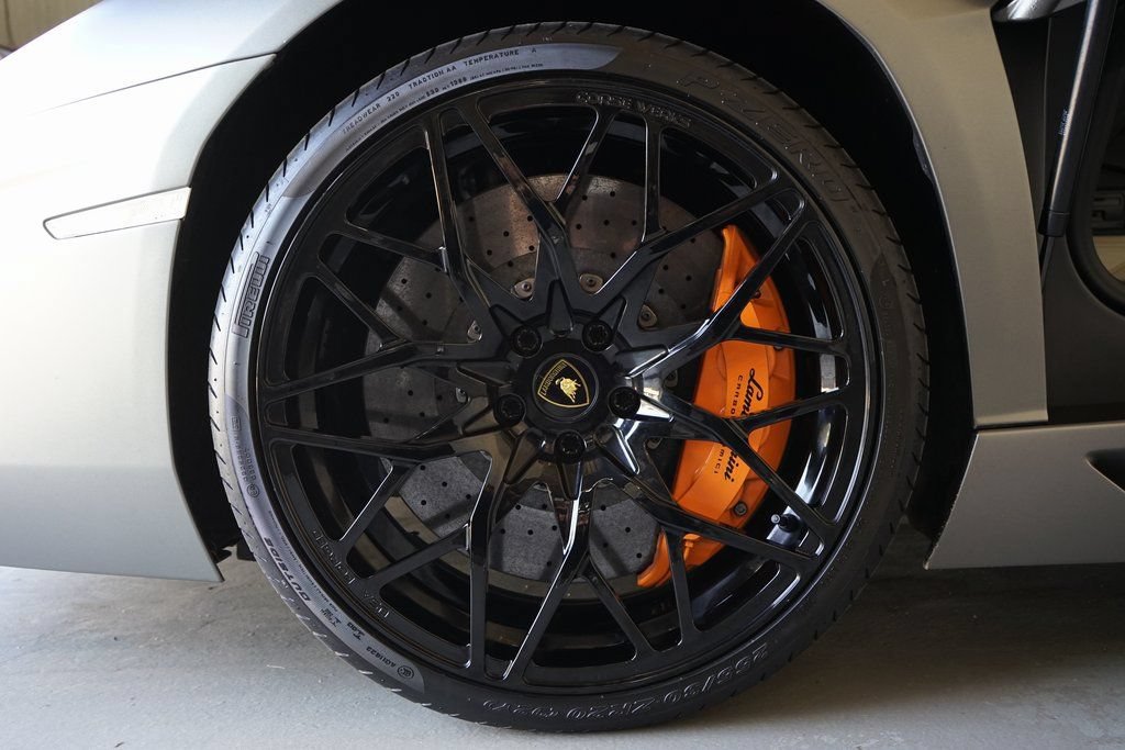 Used 2015 Lamborghini Aventador LP 700-4 AWD/4WD image 25
