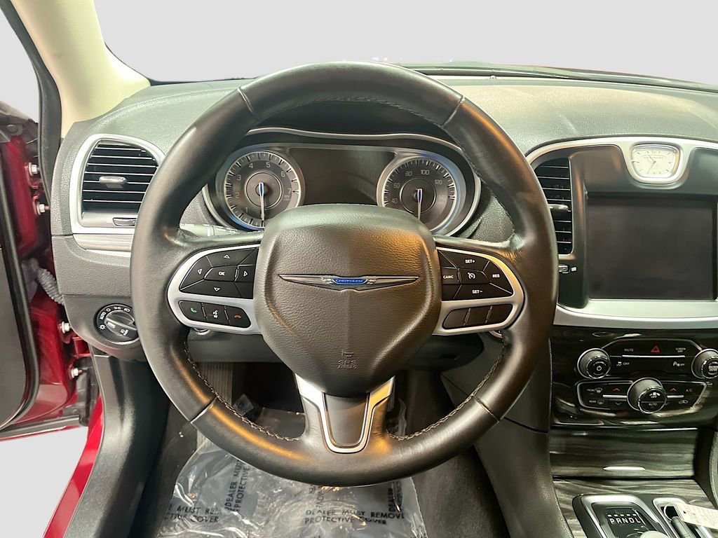 Used 2022 Chrysler 300 Touring L image 11