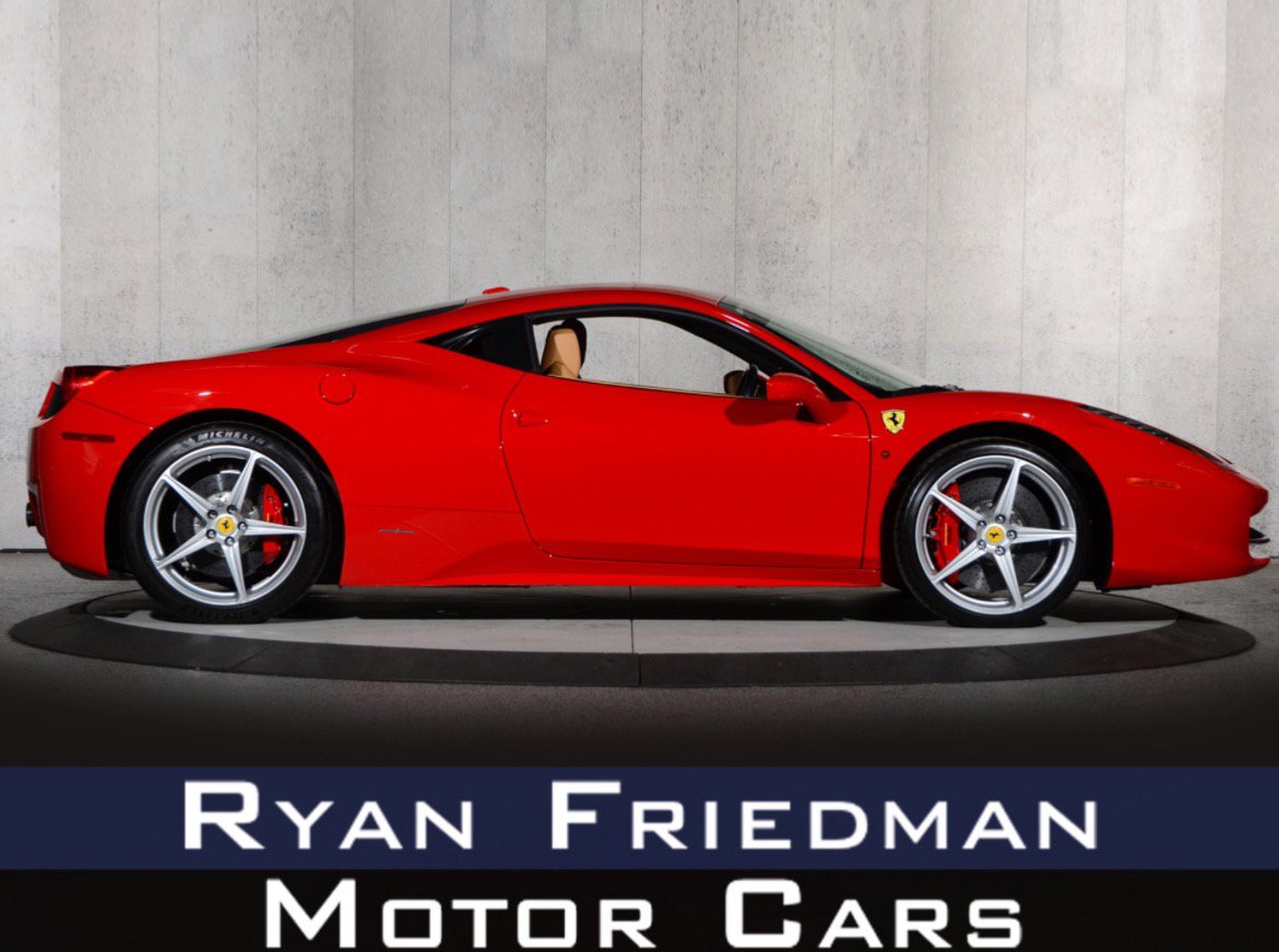 Used 2015 Ferrari 458 Italia Coupe RWD image 1