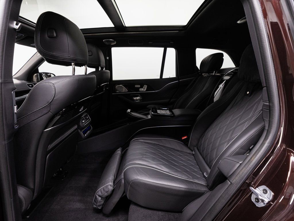 Used 2024 Mercedes-Benz Maybach GLS 600 4MATIC image 29
