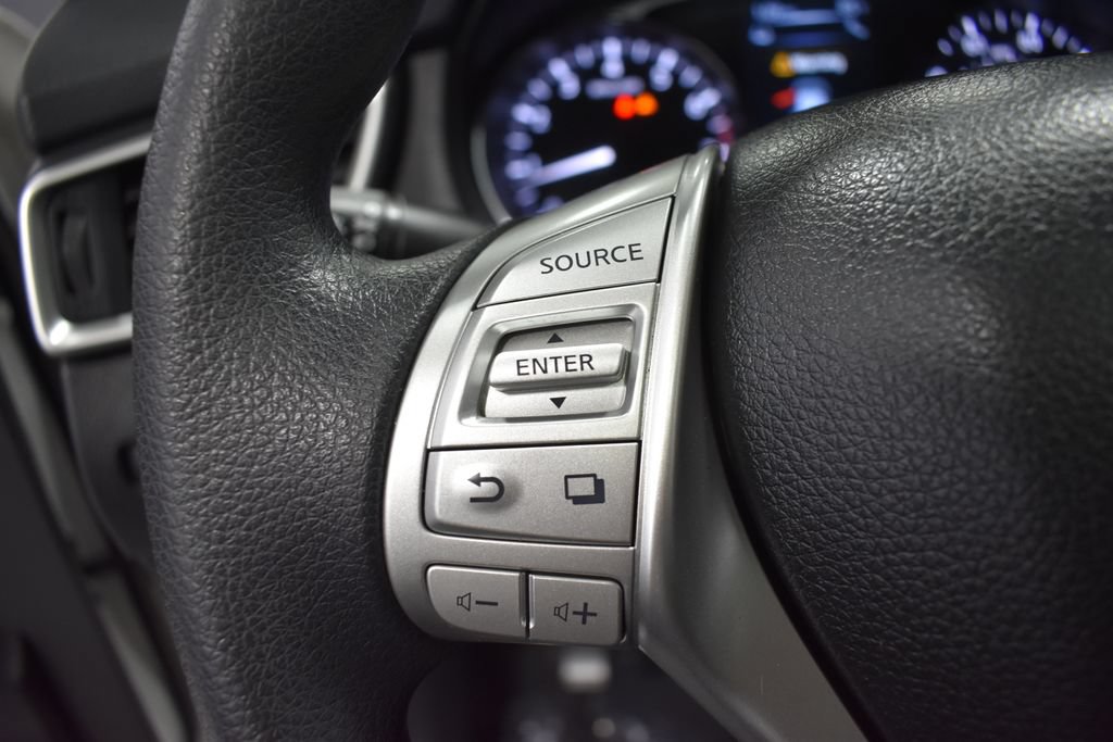 Used 2014 Nissan Rogue SV w/ SV Premium Package FWD image 29