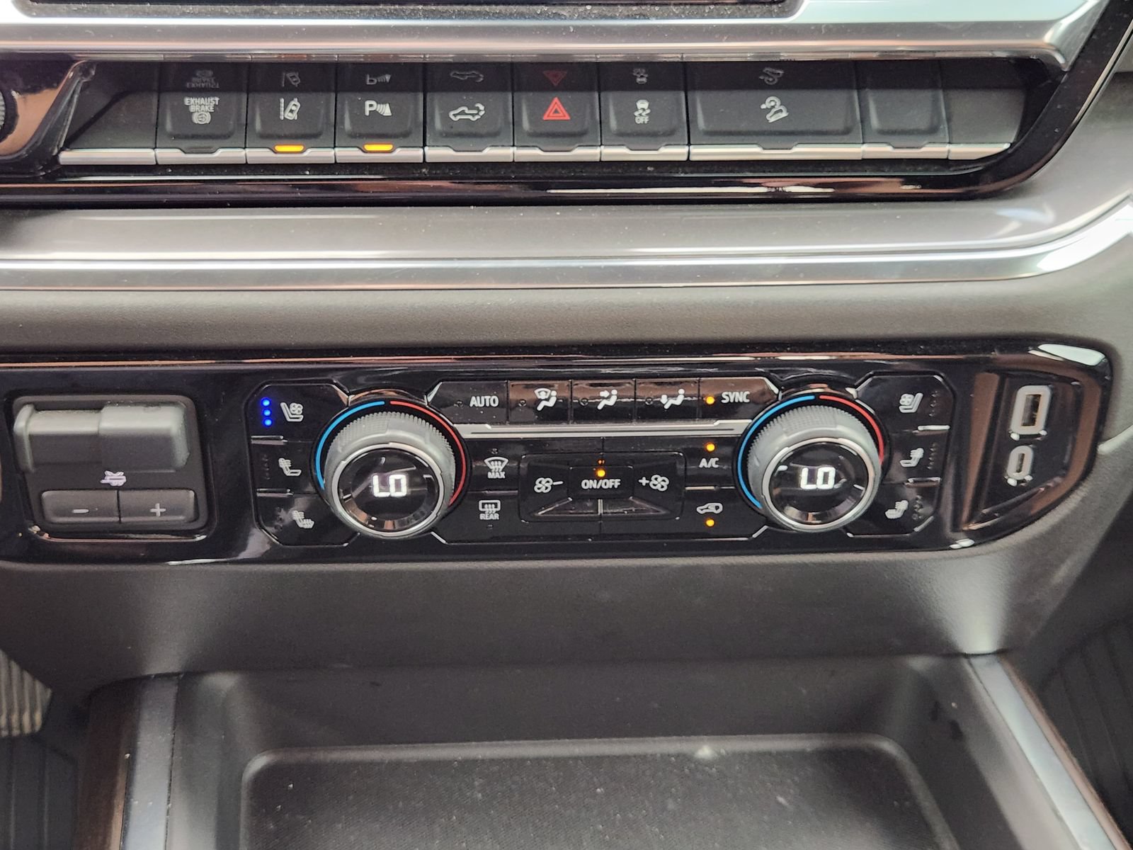 Used 2025 Chevrolet Silverado 2500 High Country w/ High Country Premium Package AWD/4WD image 20