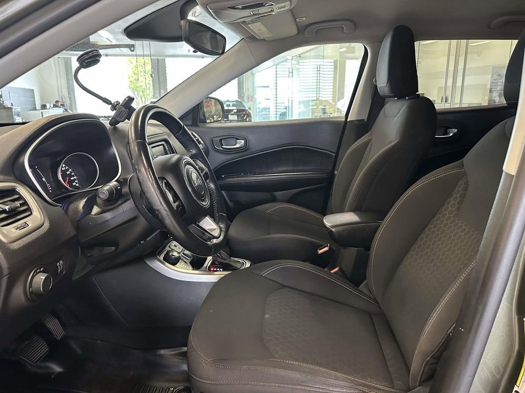 Used 2017 Jeep Compass Sport w/ Cold Weather Group AWD/4WD image 16