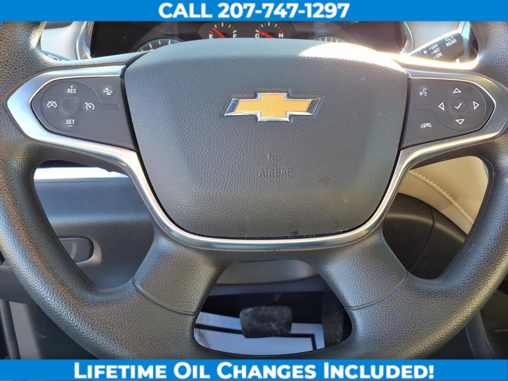 Used 2023 Chevrolet Traverse LS image 16
