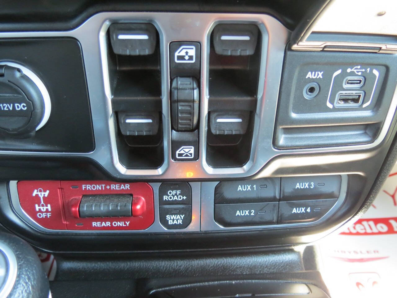 Used 2025 Jeep Wrangler Unlimited Rubicon 4xe w/ Safety Group AWD/4WD image 26