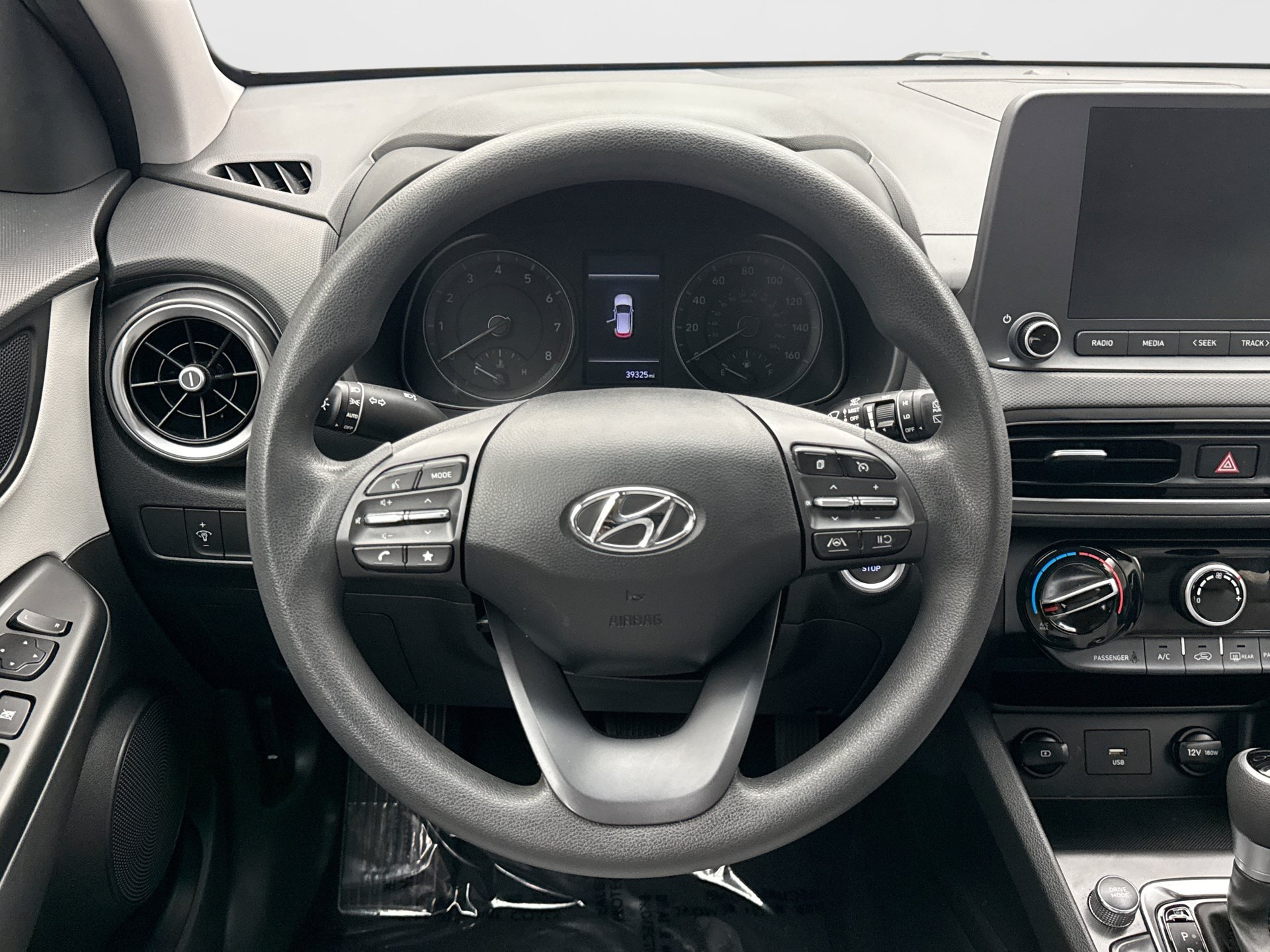 Used 2023 Hyundai Kona SEL AWD/4WD image 12
