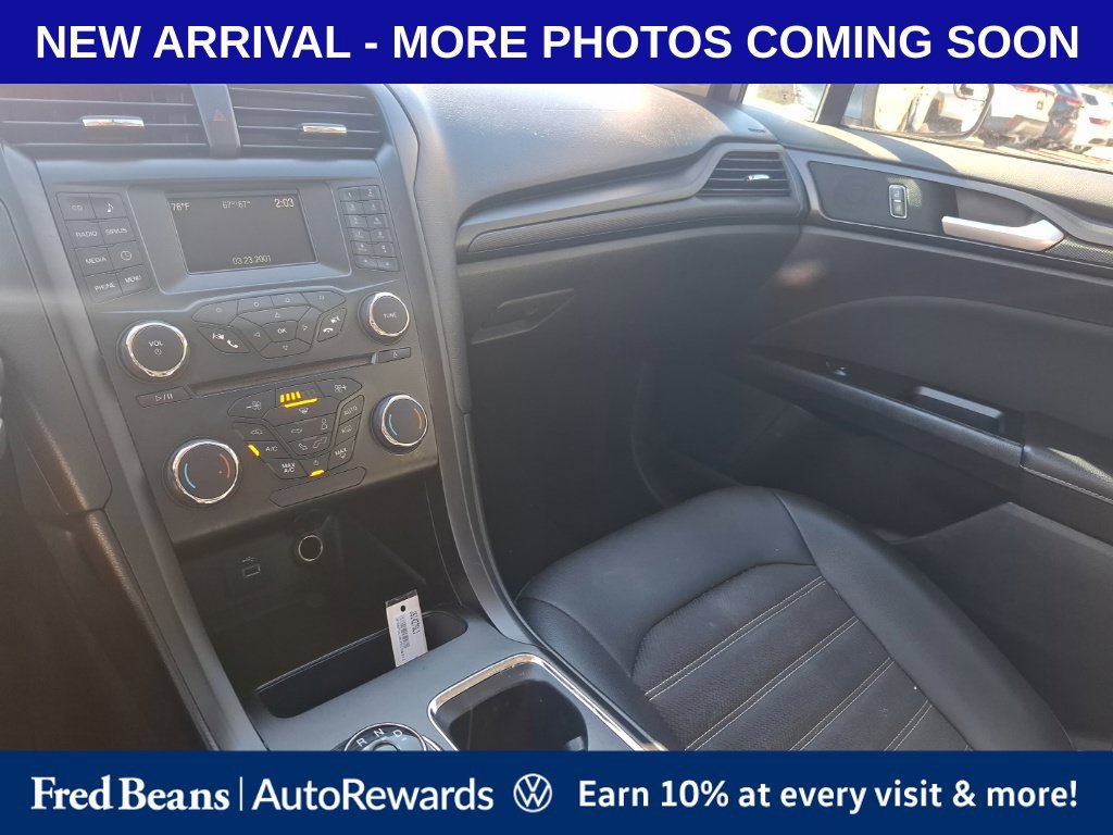 Used 2018 Ford Fusion SE w/ Equipment Group 601A FWD image 12
