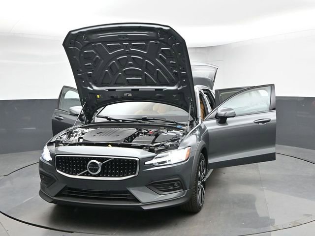 New 2026 Volvo V60 B5 Cross Country Ultra w/ Protection Package Premier AWD/4WD image 56