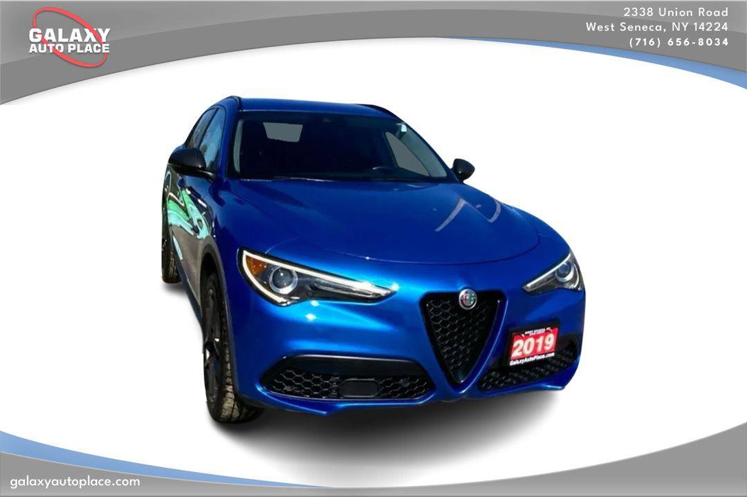 Used 2019 Alfa Romeo Stelvio Ti w/ TI Performance Package AWD/4WD image 3