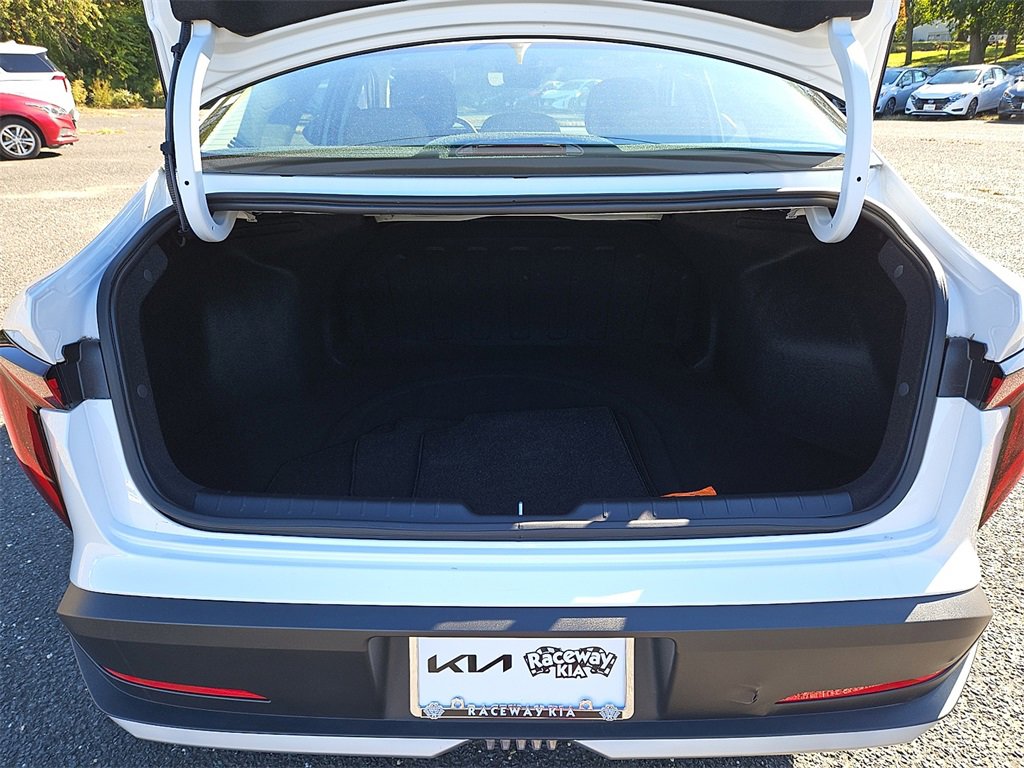 Certified 2025 Kia K4 LX image 29
