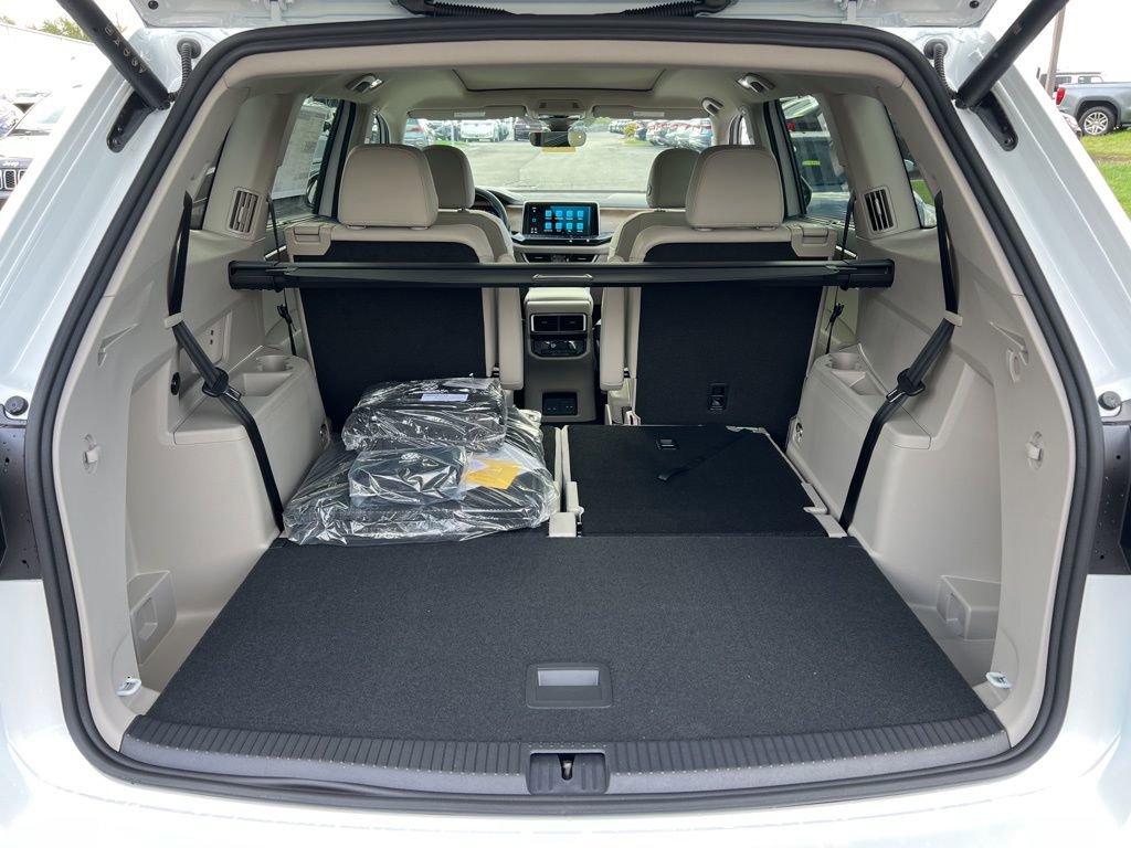 New 2026 Volkswagen Atlas SE image 13