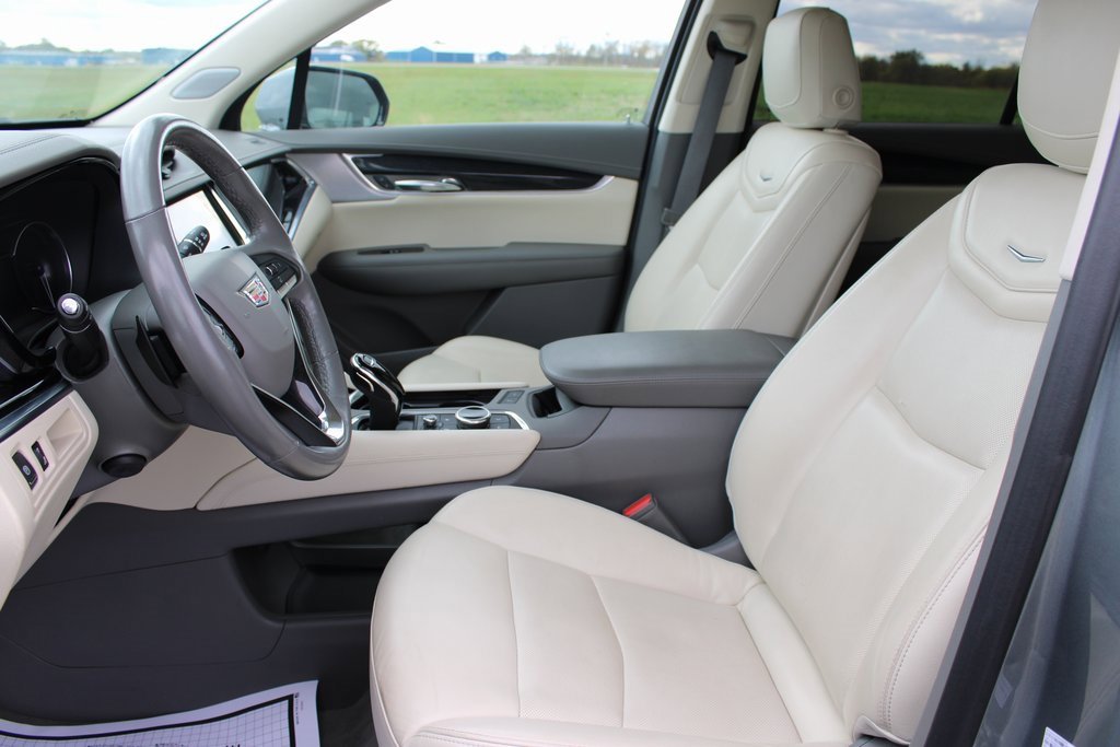 Used 2023 Cadillac XT6 Premium Luxury image 9