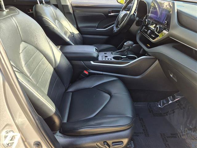 Used 2023 Toyota Highlander XLE FWD image 21