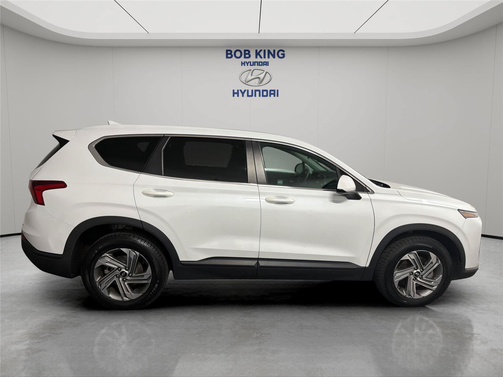 Used 2021 Hyundai Santa Fe SE FWD image 6