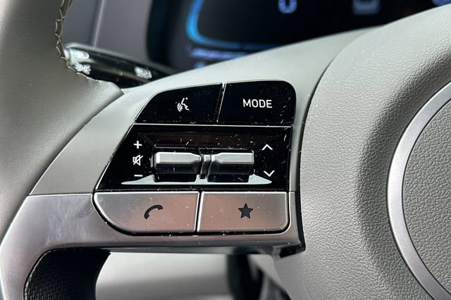 Used 2025 Hyundai Elantra Sport FWD image 29