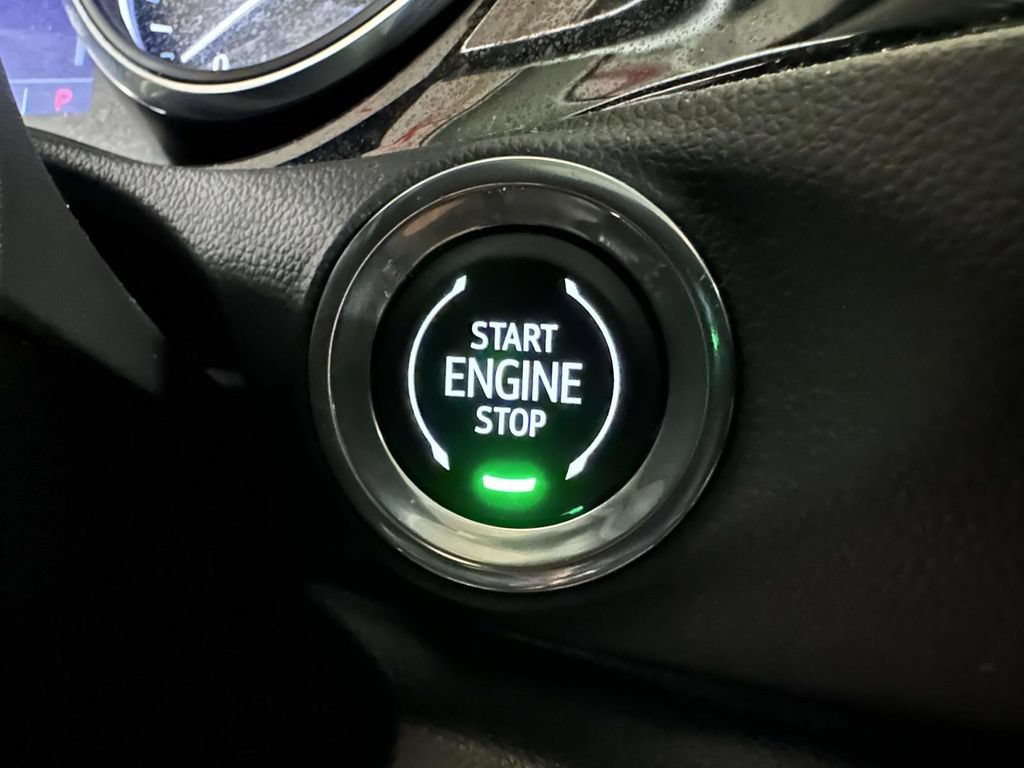 Used 2023 Buick Encore GX Preferred w/ Cold Weather Comfort Package FWD image 29