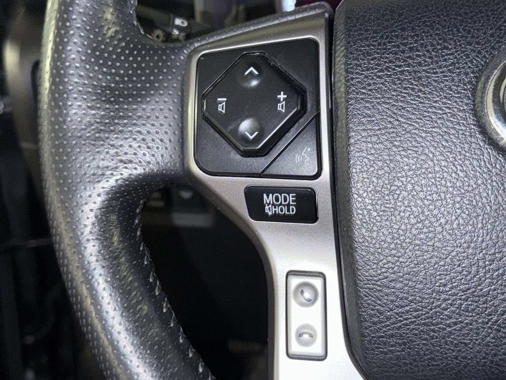 Used 2023 Toyota 4Runner Limited AWD/4WD image 32