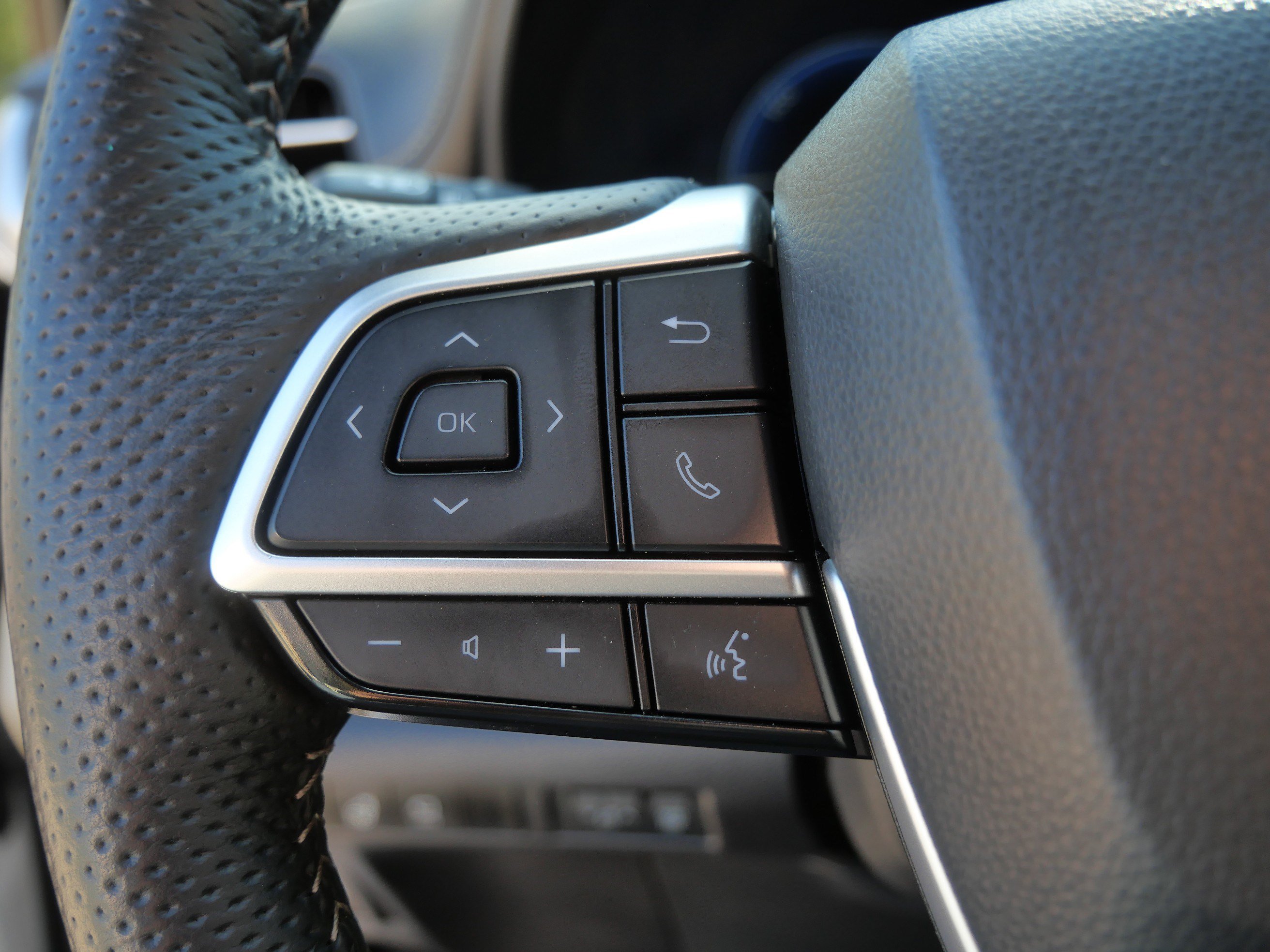 Certified 2025 Toyota Sienna Platinum FWD image 27