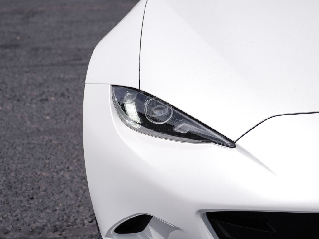 New 2026 MAZDA MX-5 Miata Club w/ Appearance Package RWD image 2