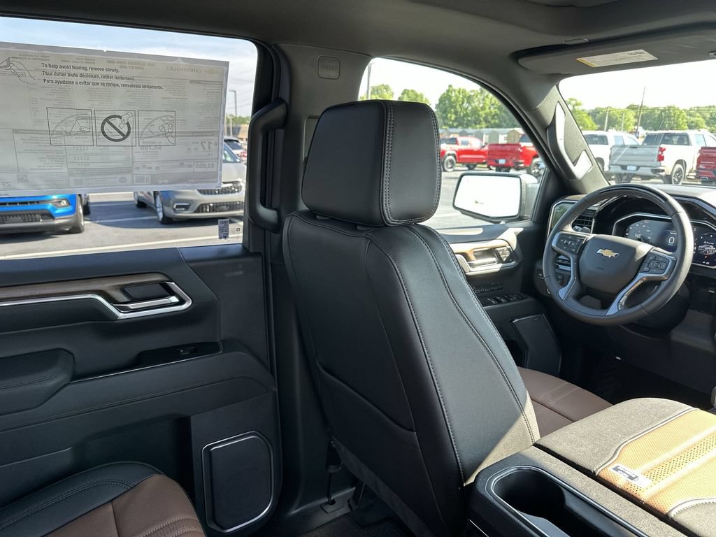 New 2026 Chevrolet Silverado 1500 High Country w/ Technology Package AWD/4WD image 15