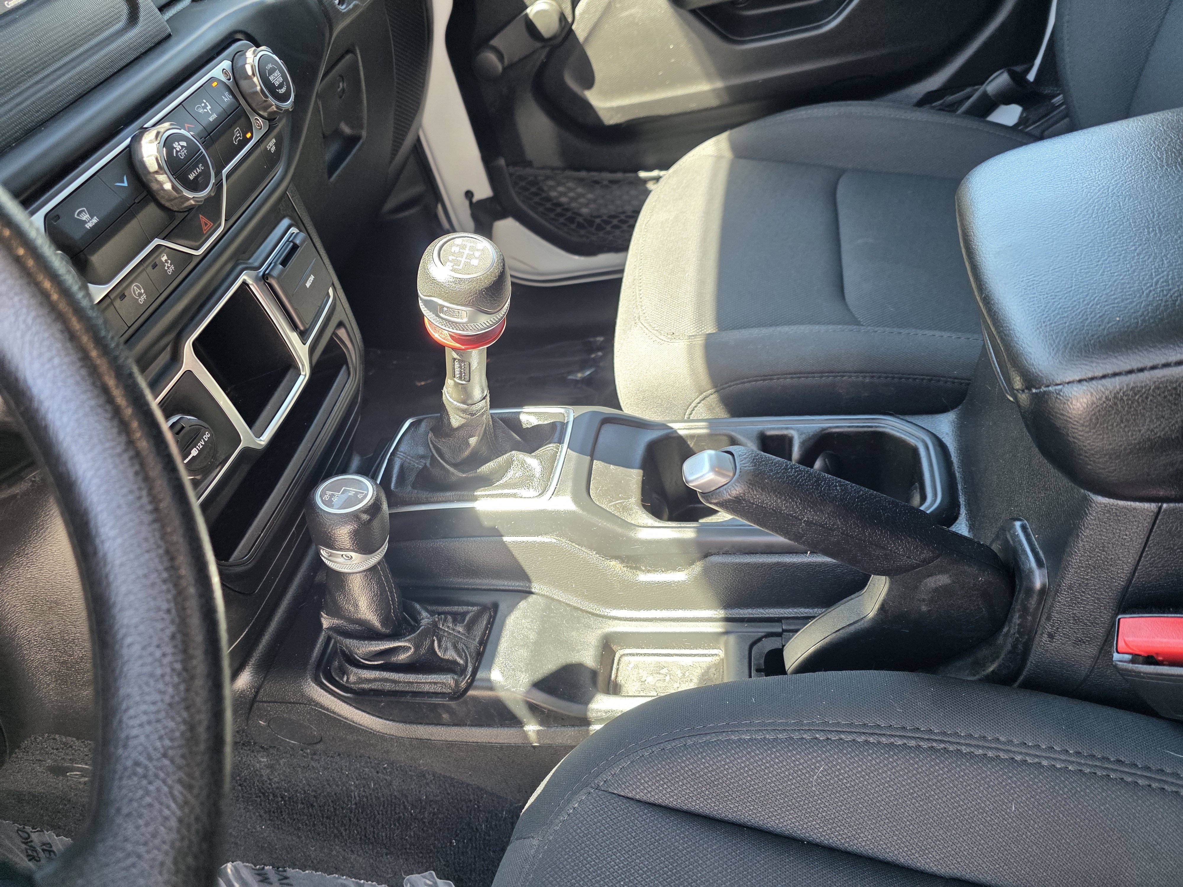 Certified 2022 Jeep Gladiator Sport AWD/4WD image 12
