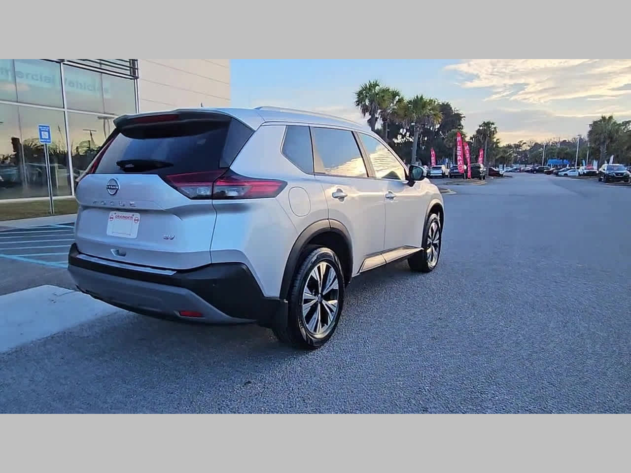 Used 2023 Nissan Rogue SV w/ SV Premium B Package image 36