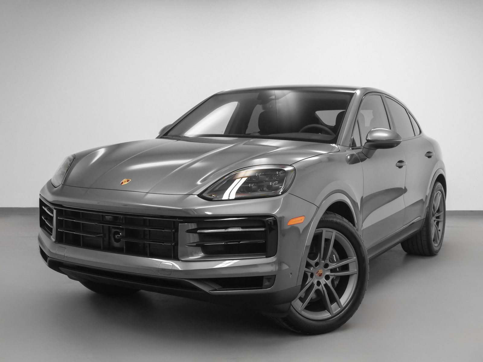 Certified 2025 Porsche Cayenne Coupe image 6