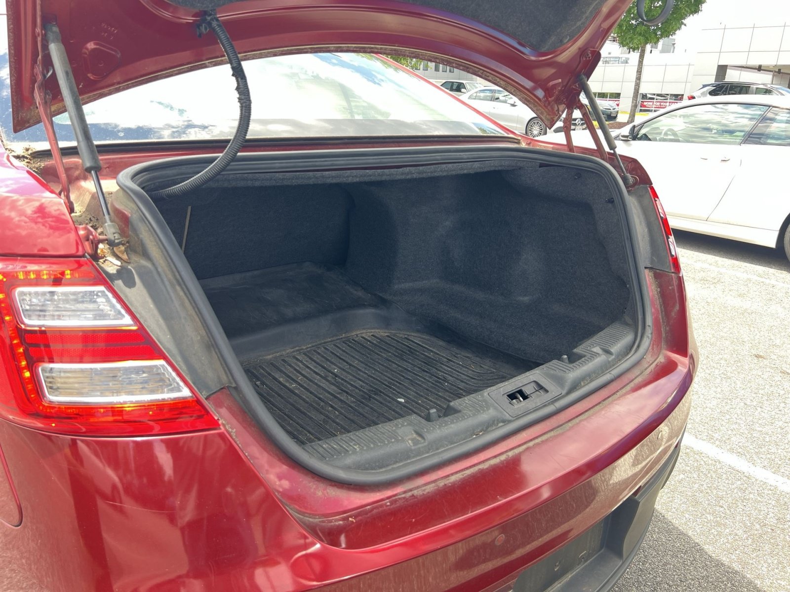 Used 2013 Ford Taurus SEL FWD image 23