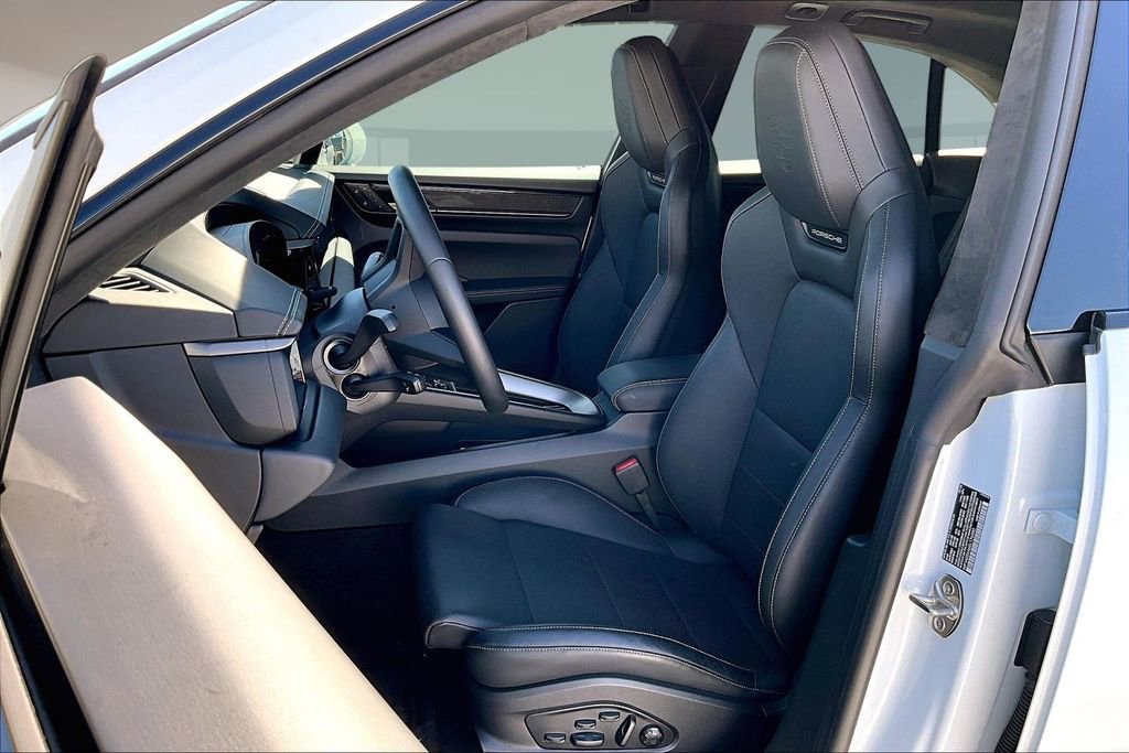Used 2025 Porsche Macan Turbo Electric image 19