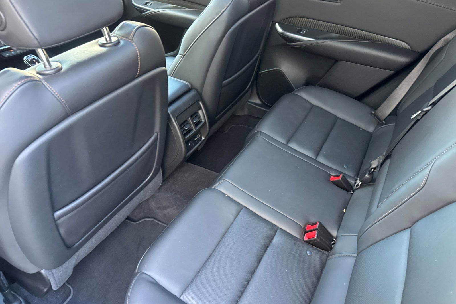 Used 2022 Cadillac XT4 Sport AWD/4WD image 13