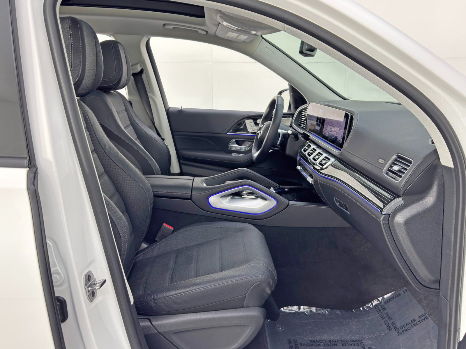 Used 2024 Mercedes-Benz GLS 580 4MATIC image 16