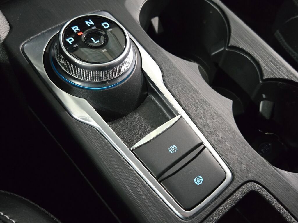 New 2025 Ford Escape SE w/ Class II Trailer Tow Package image 32