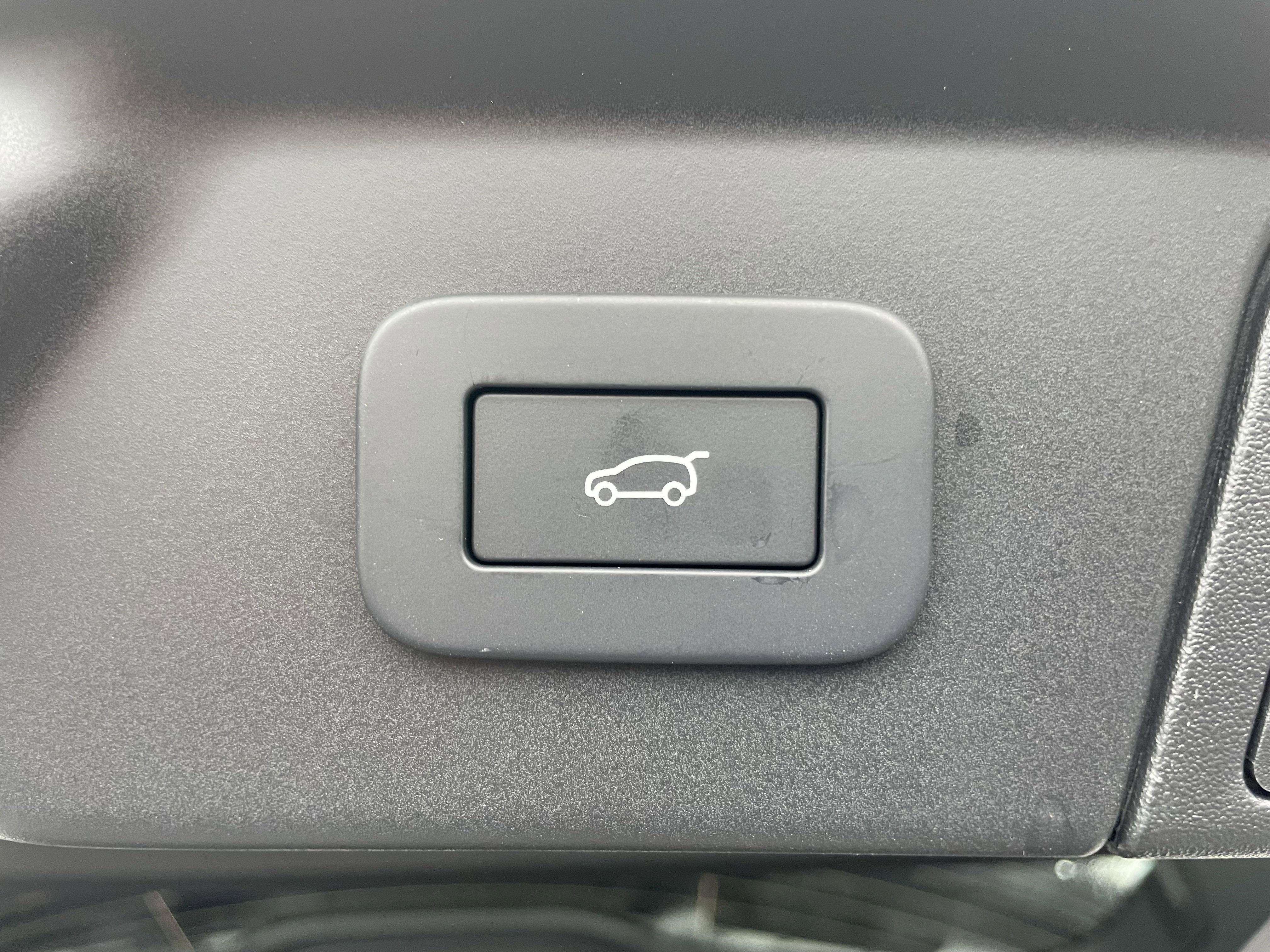 New 2026 Land Rover Range Rover Velar Dynamic SE image 37