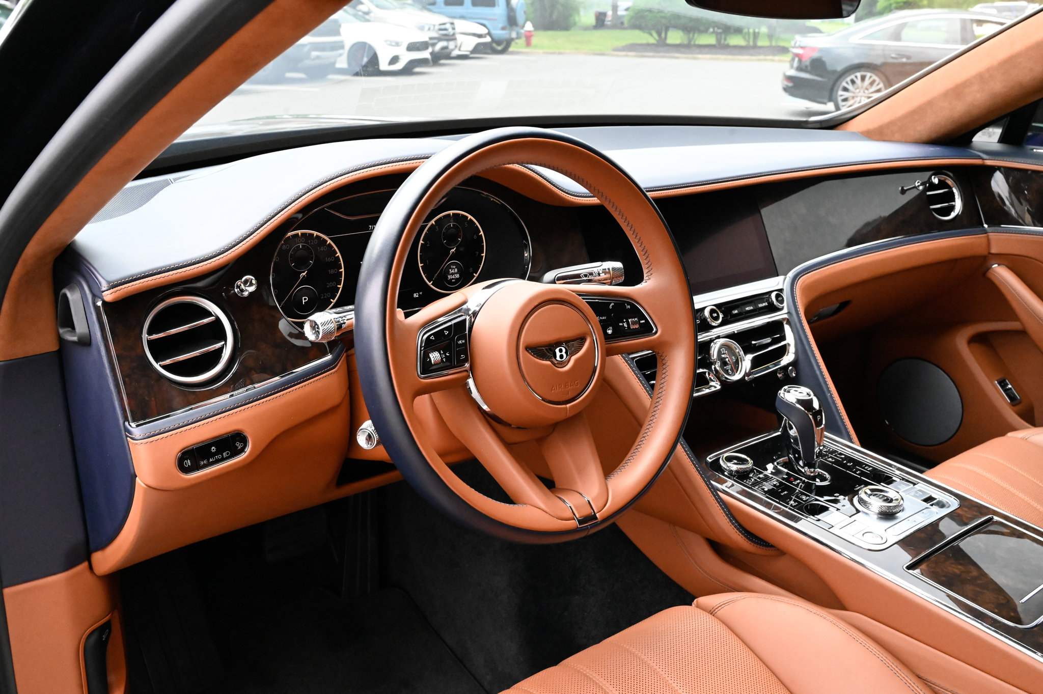 Used 2022 Bentley Flying Spur V8 AWD/4WD image 16