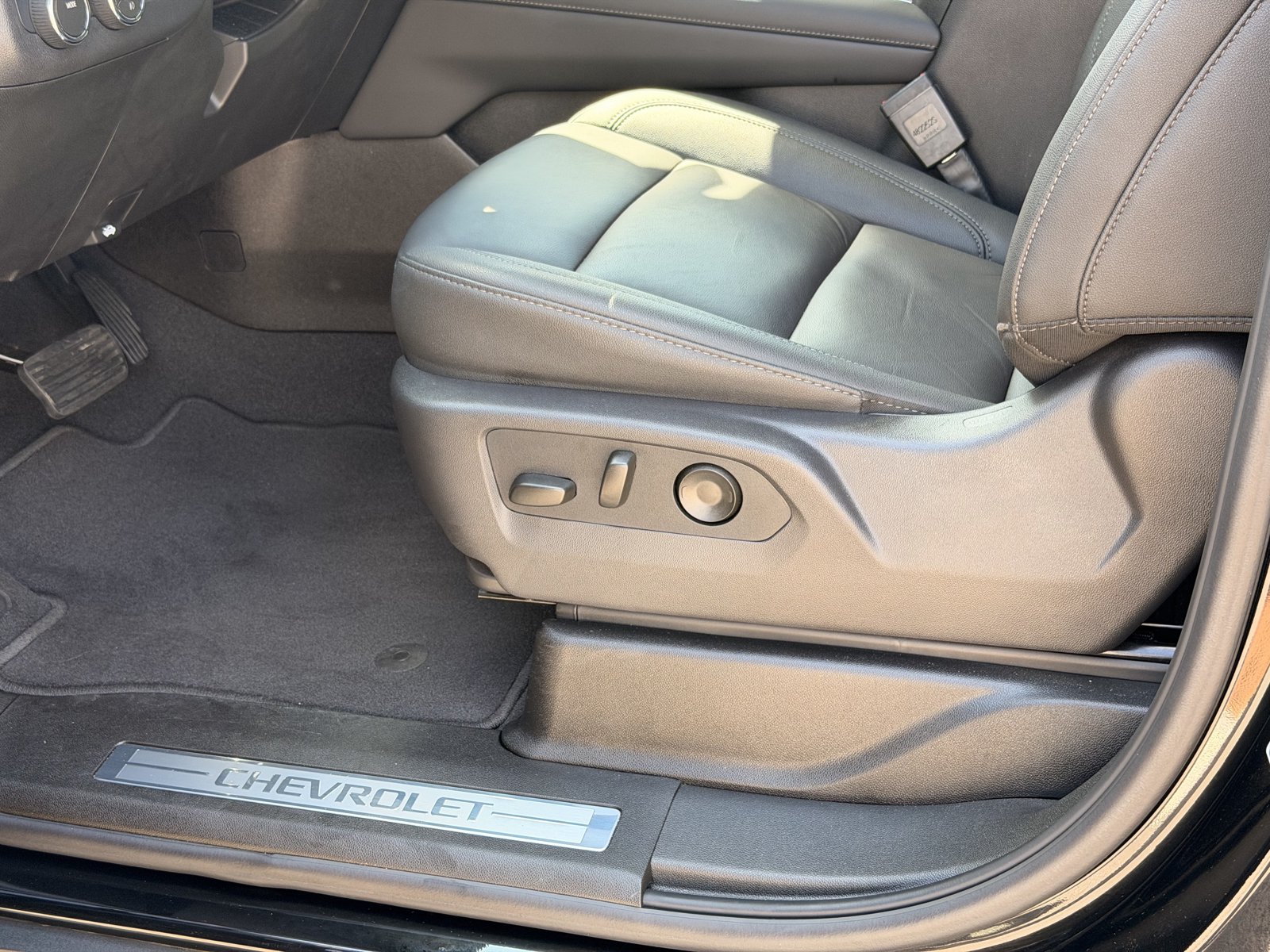Used 2026 Chevrolet Tahoe LT w/ Comfort Package RWD image 15