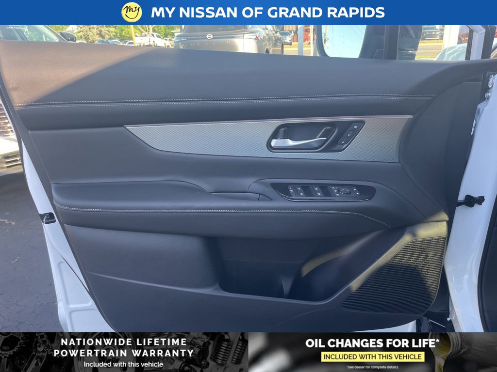 New 2026 Nissan Murano Platinum w/ Cargo Package AWD/4WD image 11