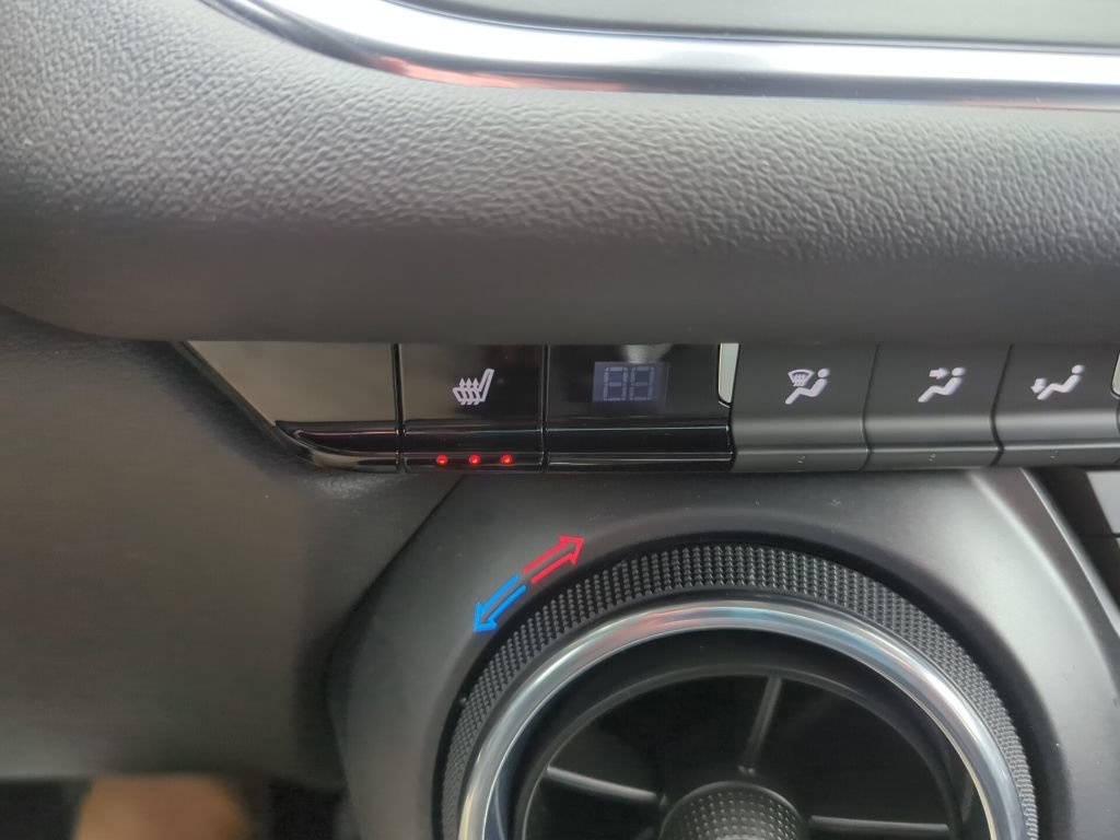 Certified 2024 Chevrolet Blazer LT w/ Convenience Package image 26