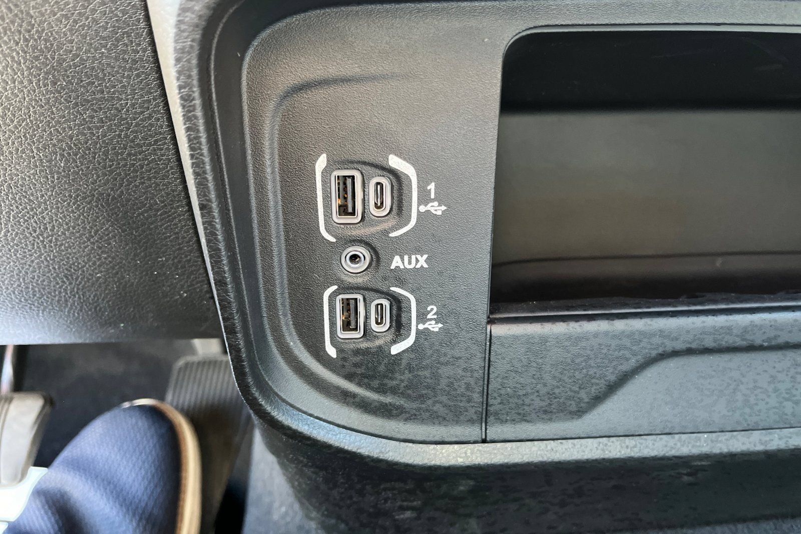Used 2024 RAM 2500 Big Horn AWD/4WD image 40