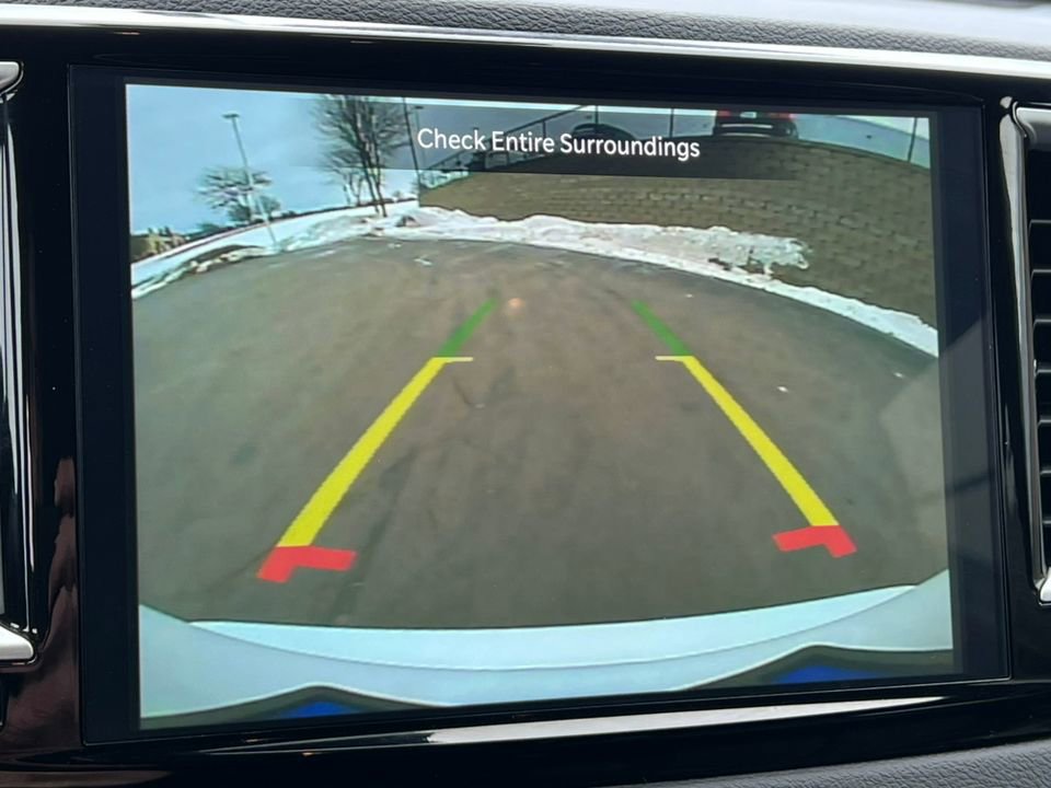 Used 2026 Chrysler Pacifica Select image 24