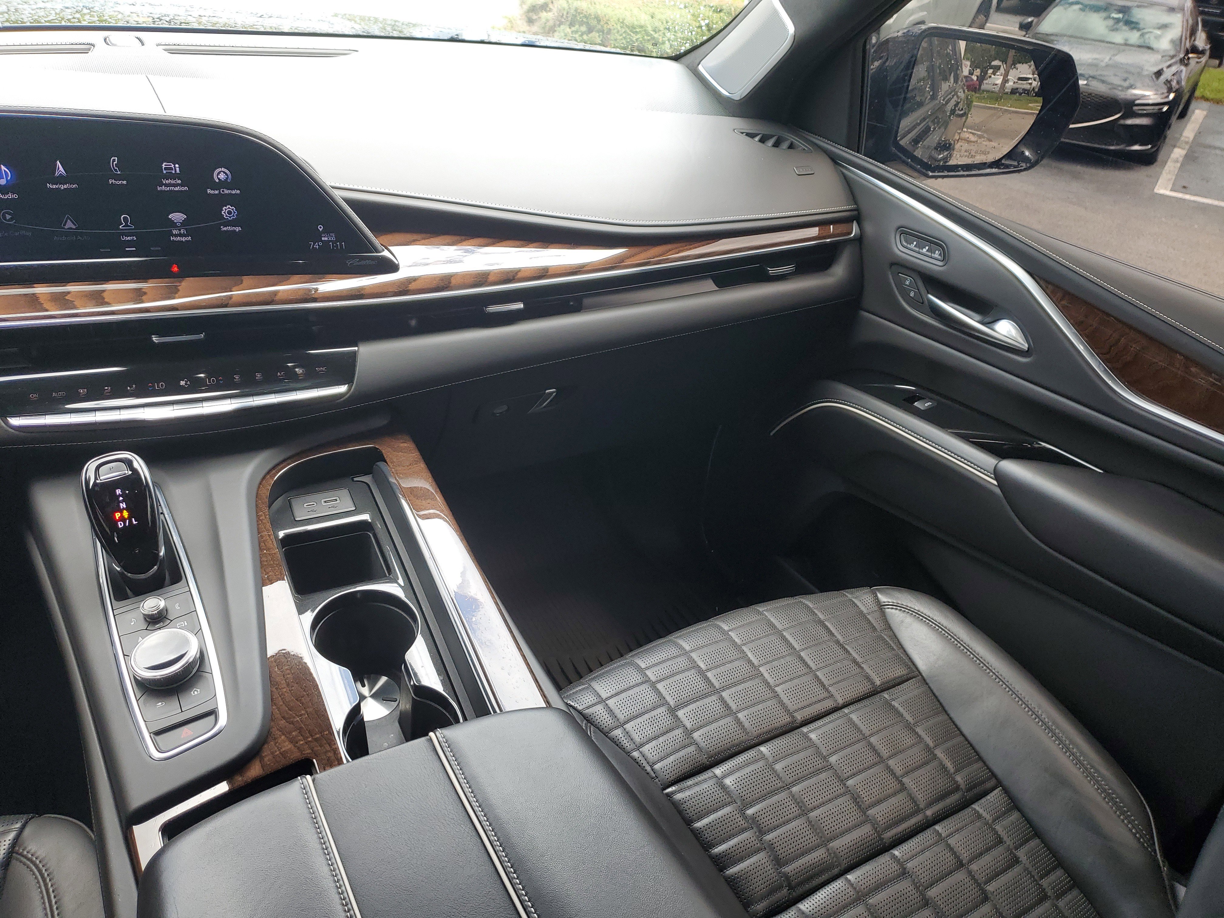 Used 2022 Cadillac Escalade ESV Sport Platinum w/ LPO, ONYX Package image 16