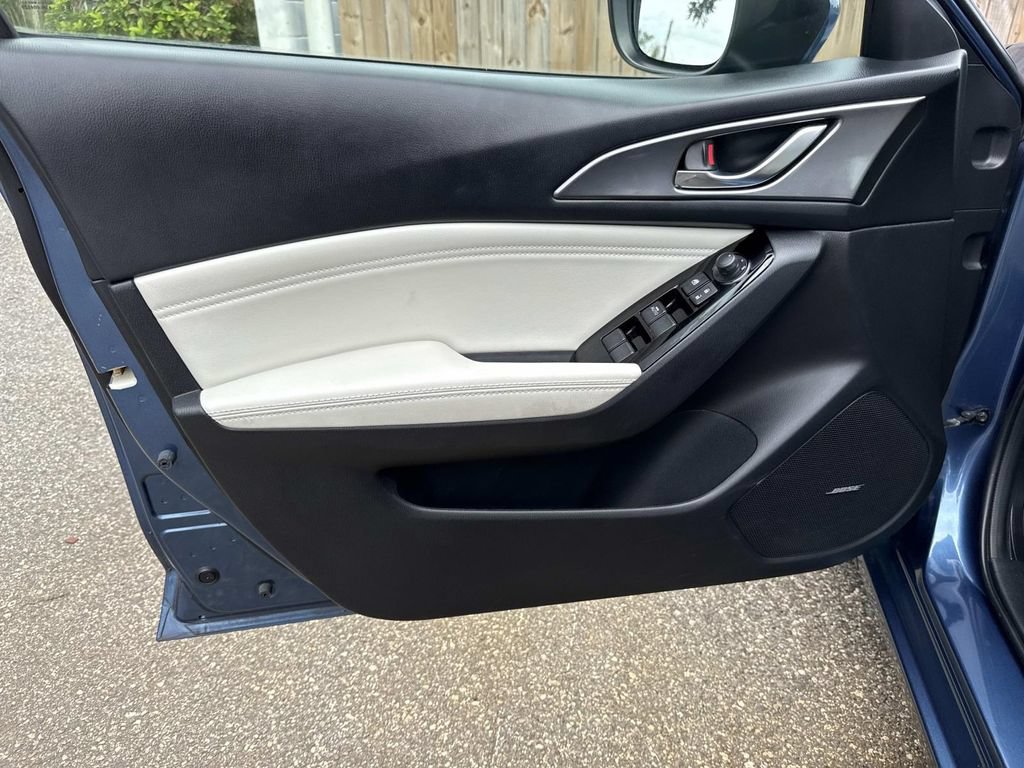 Used 2017 MAZDA MAZDA3 Grand Touring w/ Premium Equipment Package FWD image 22