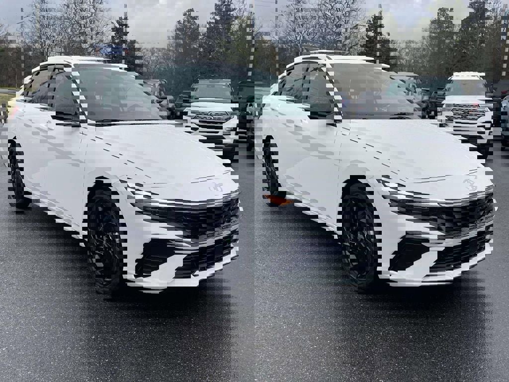 New 2026 Hyundai Elantra SEL Sport Premium image 3