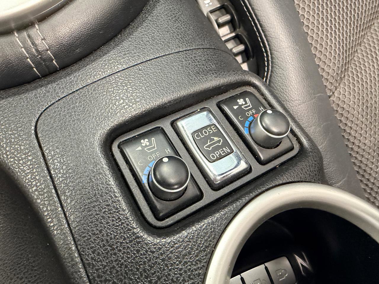 Used 2010 Nissan 370Z Touring RWD image 43