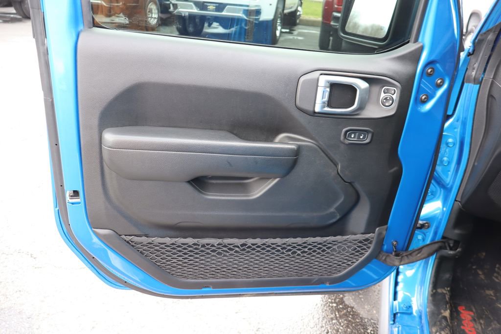 Used 2022 Jeep Wrangler Unlimited Rubicon w/ Cold Weather Group image 29