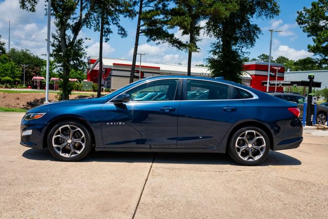 Used 2021 Chevrolet Malibu LT FWD image 2
